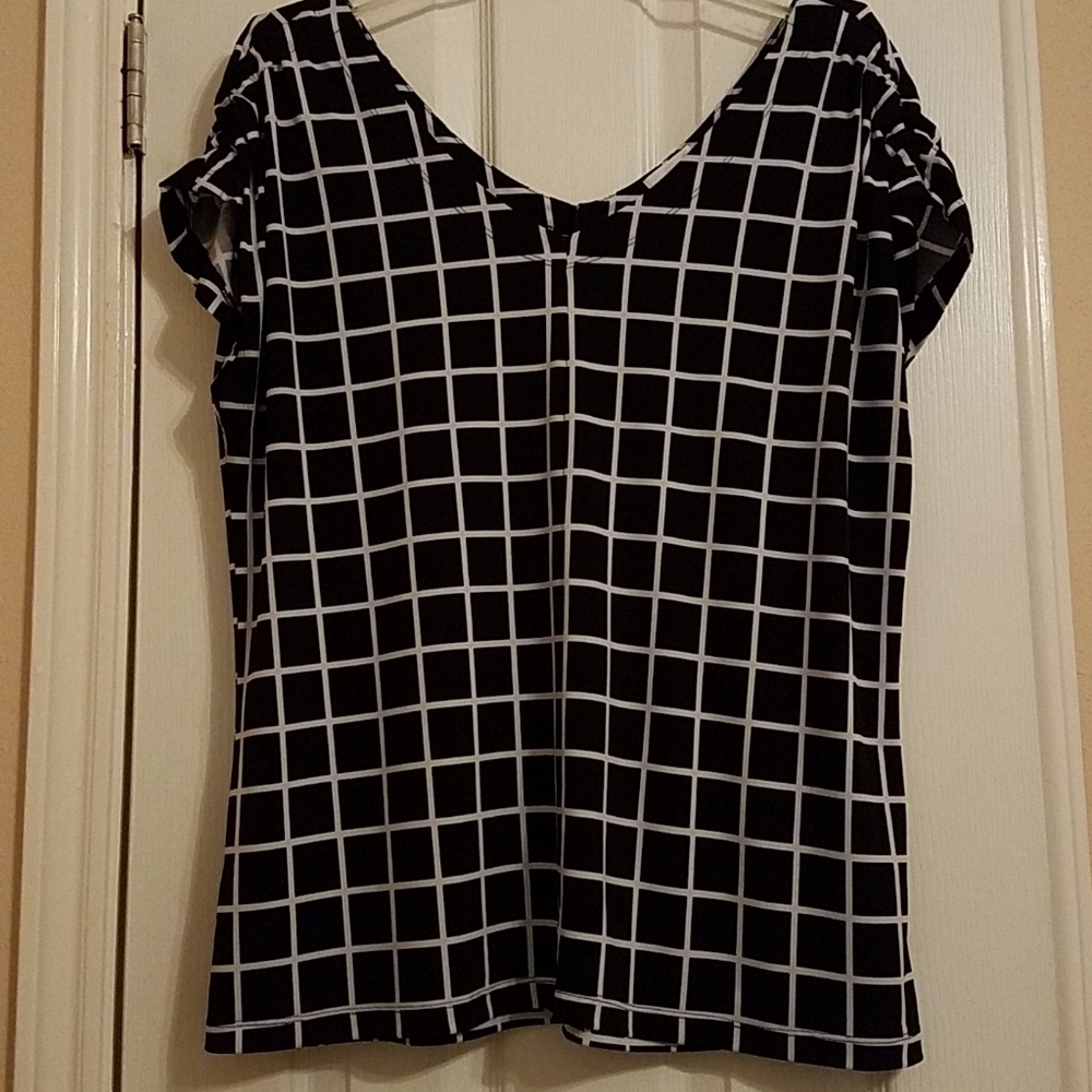 Charming Charlie Black and white top